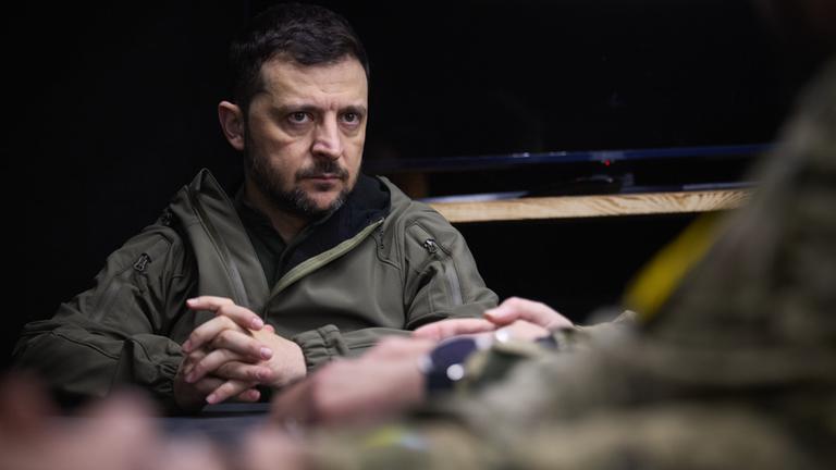 Präsident Wolodymyr Selenskyj  auf Truppenbesuch in der Region Doenzk und Kharkiv am 22.03.2025