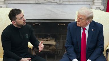 US-Präsident Donald Trump (r) trifft den ukrainischen Präsidenten Wolodymyr Selenskyj im Oval Office des Weißen Hauses.