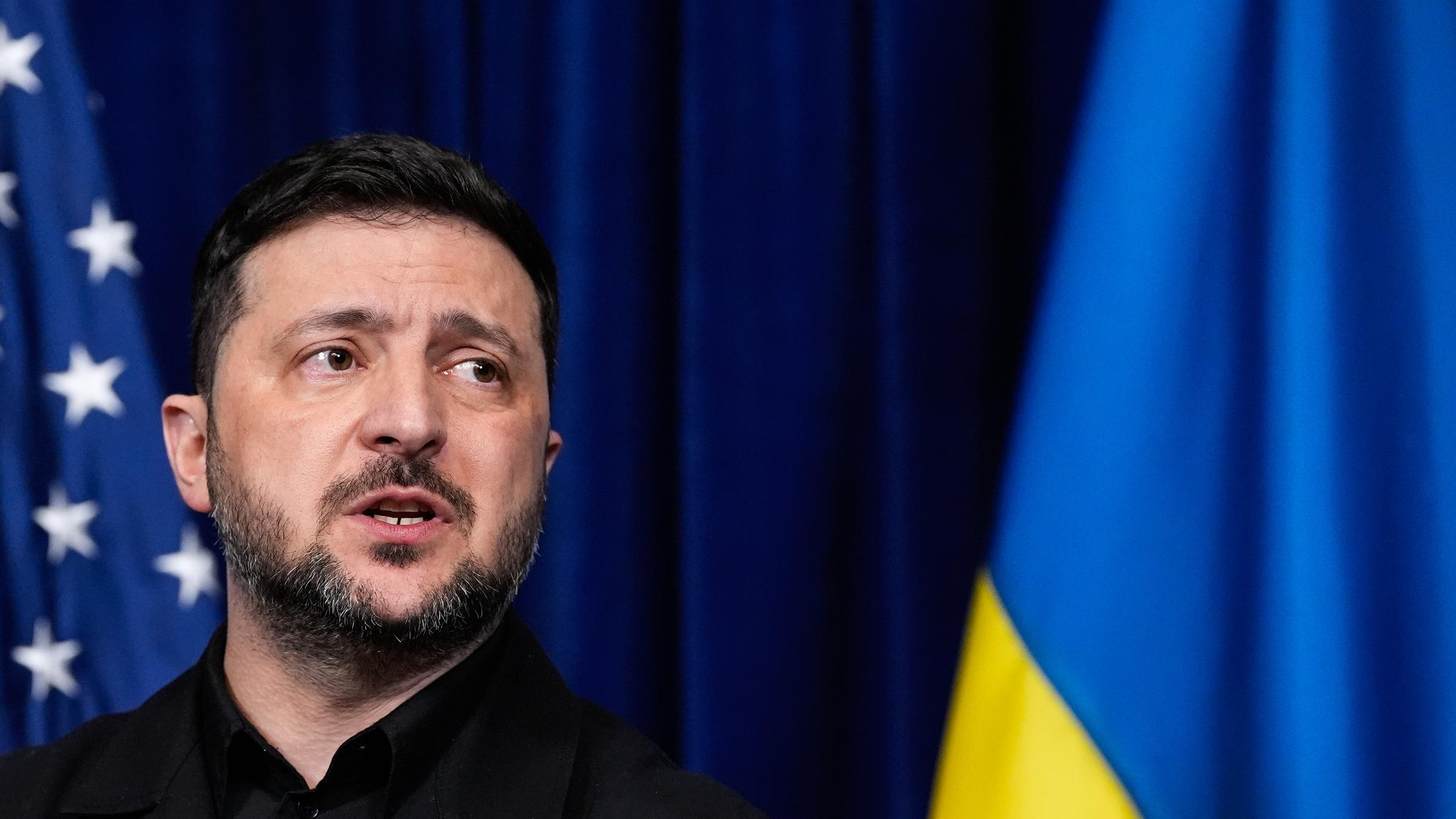 Wolodymyr Selenskyj, Präsident der Ukraine, spricht während einer gemeinsamen Pressekonferenz mit US-Präsident Trump.