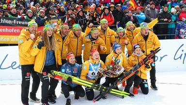 Selina Grotian und Franziska Preuss jubeln mit Team Deutschland