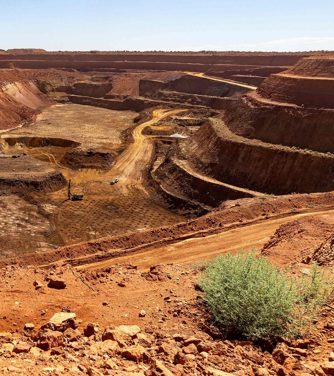 Ein am 14. April 2025 aufgenommenes und am 21. Oktober 2025 von Lynas Rare Earths Limited erhaltenes Foto zeigt die Seltenerdmine des Unternehmens am Mount Weld in Westaustralien. 