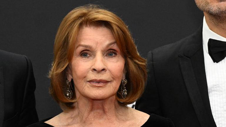 Senta Berger nach Sturz im Krankenhaus