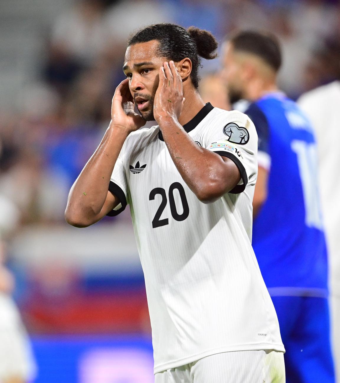 Serge Gnabry (Deutschland) enttäuscht im Deutschland - Slowakai Spiel. 