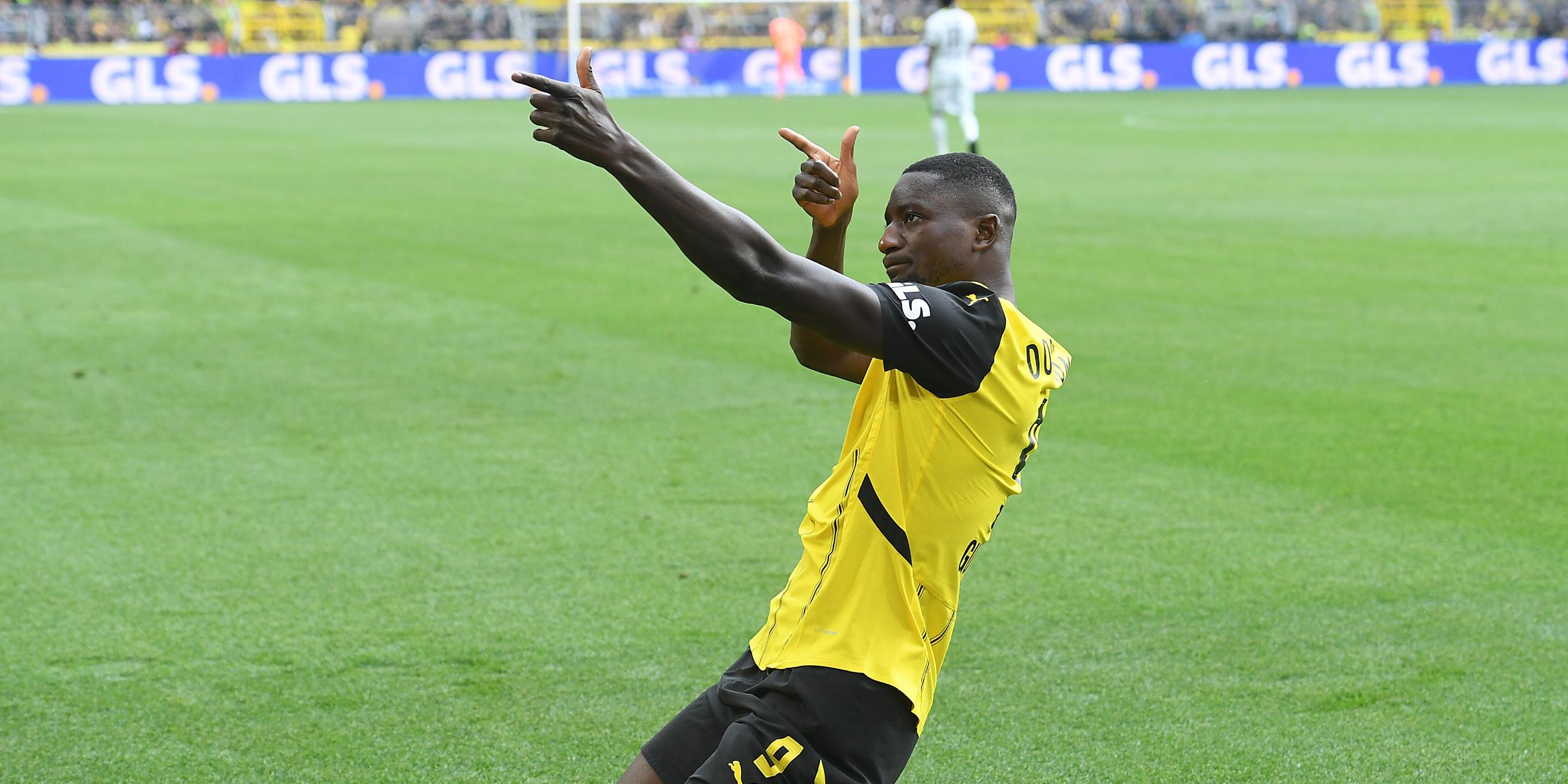 Torjubel zum 1:0 durch Serhou Guirassy ( Borussia Dortmund ).