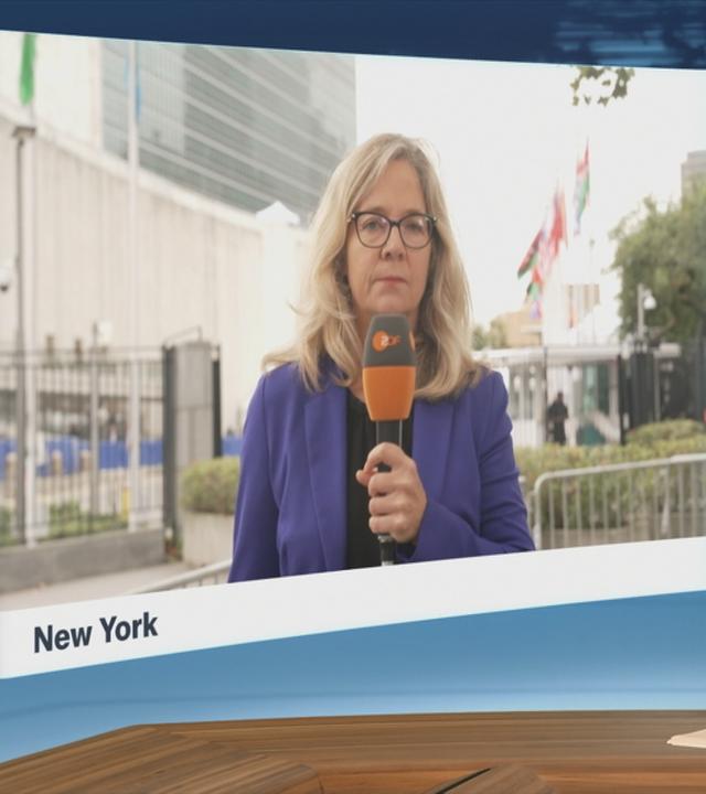 ZDF-Korrespondentin Nicola Albrecht bei einem Schaltgespräch.