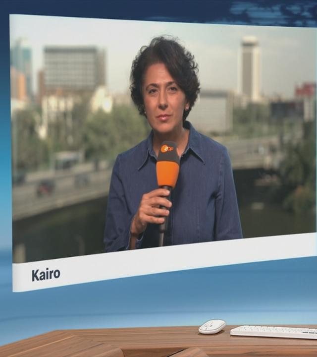 ZDF-Korrespondentin Golineh Atai bei einem Schaltgespräch.