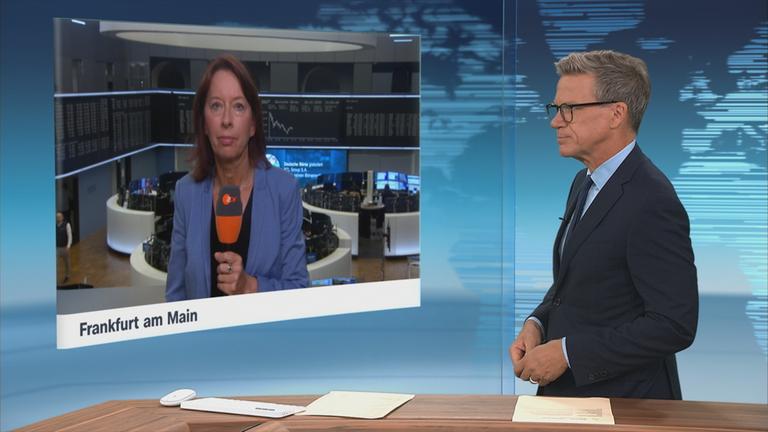 ZDF-Korrespondentin Stephanie Barrett an der Börse in Frankfurt