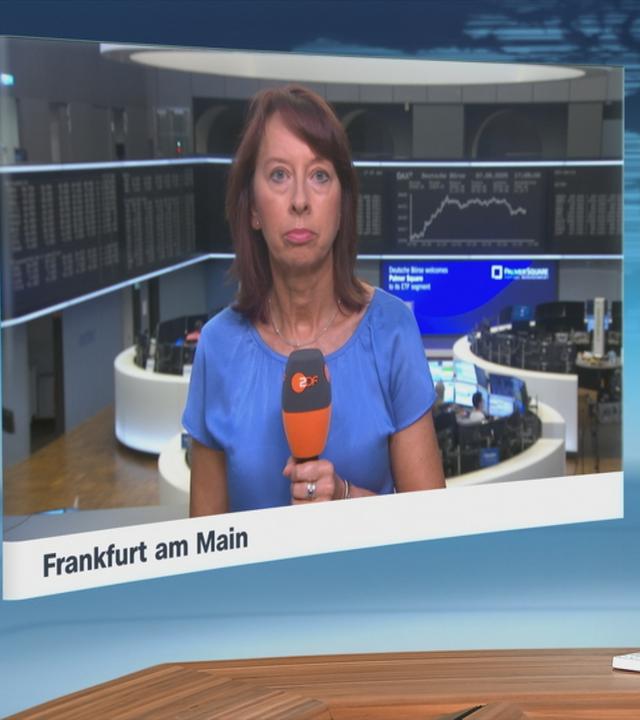 ZDF-Korrespondentin Stephanie Barrett an der Börse in Frankfurt