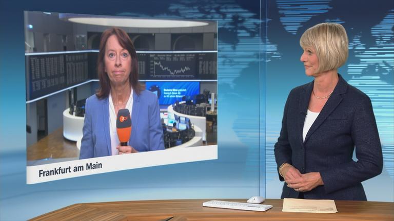 Moderatorin im Schaltgespräch mit Korrespondentin Stephanie Barrett