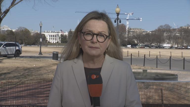 ZDF-Korrespondentin Claudia Bates im Schaltgespräch mit Moderation