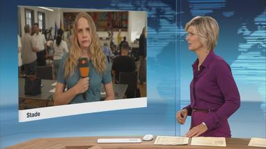Moderatorin im Schaltgespräch mit ZDF-Reporterin Svenja Bergerhoff