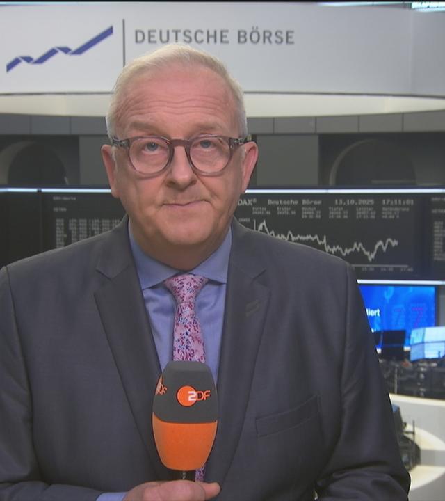 Der diesjährige Nobelpreis in Wirtschaftswissenschaften geht an Joel Mokyr, Philippe Aghion und Peter Howitt. Die Forschungsergebnisse und ihre Bedeutung ordnet Frank Bethmann ein.