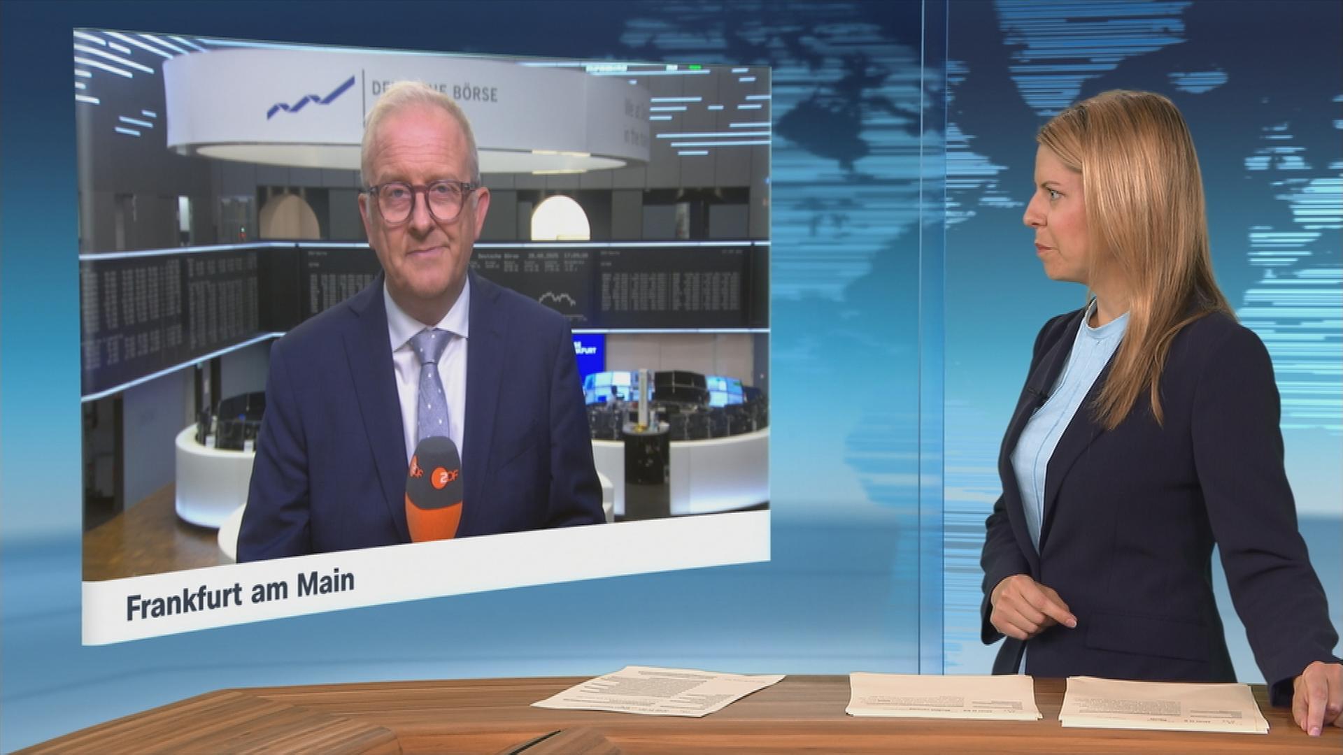ZDF-Korrespondent Frank Bethmann an der Börse in Frankfurt