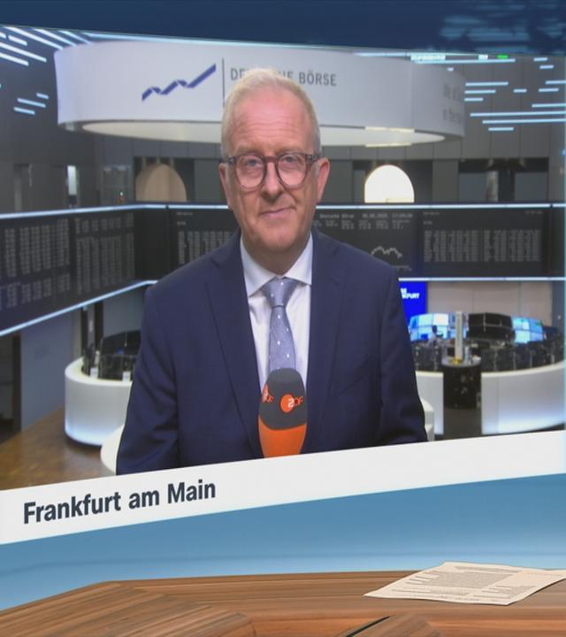 ZDF-Korrespondent Frank Bethmann an der Börse in Frankfurt