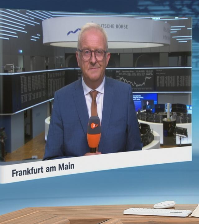 ZDF-Korrespondent Frank Bethmann an der Börse in Frankfurt am Main
