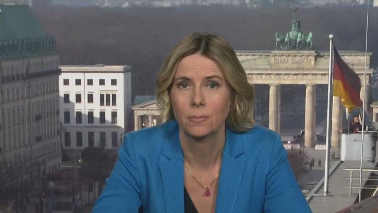 ZDF-Korrespondentin Buchholz ist zu sehen.
