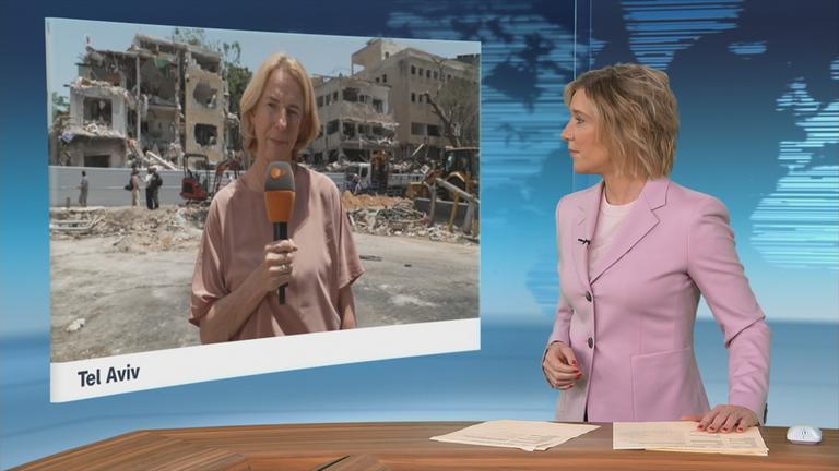 ZDF-Korrespondentin Katrin Eigendorf bei einem Schaltgespräch.