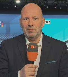 ZDF-Korrespondent Mathis Feldhoff berichtet von dem CDU-Parteitag in Stuttgart