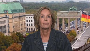 ZDF-Korrespondentin Dorthe Ferber ist zu sehen.