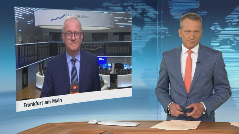 ZDF-Börsenexperte Frank Bethmann bei einem Schaltgespräch.