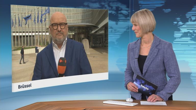 Moderatorin im Schaltgespräch mit ZDF-Korrespondent Ulf Röller