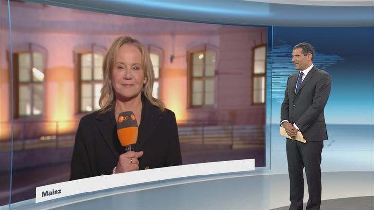 Schaltgespräch mit ZDF-Korrespondentin Christel Haas und Moderation