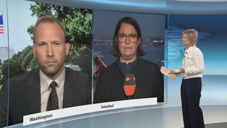 Moderatorin im Schaltgespräch mit den Korrespondenten David Sauer und Phoebe Gaa