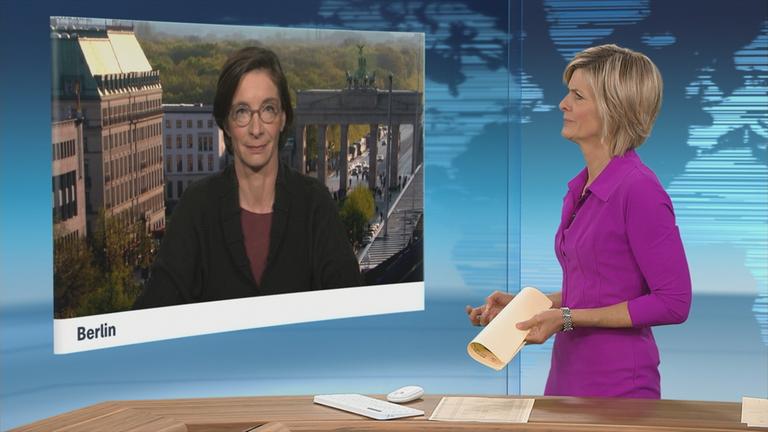 Moderatorin im Schaltgespräch mit ZDF-Korrespondentin Diana Zimmermann