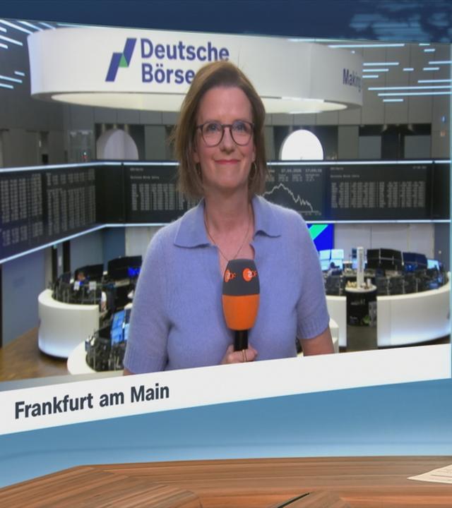 Moderatorin im Schaltgespräch mit ZDF-Börsenexpertin Valerie Haller