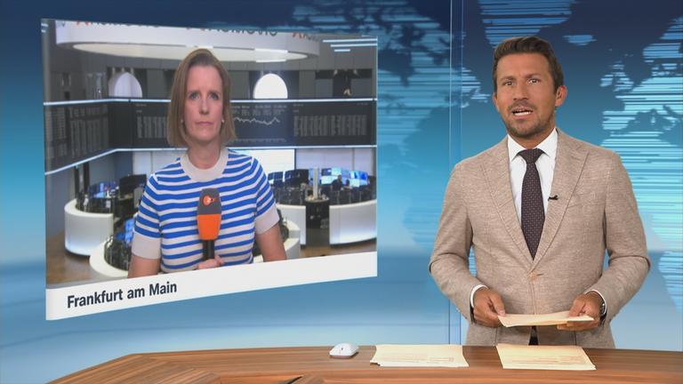ZDF-Korrespondentin Valerie Haller an der Börse in Frankfurt am Main