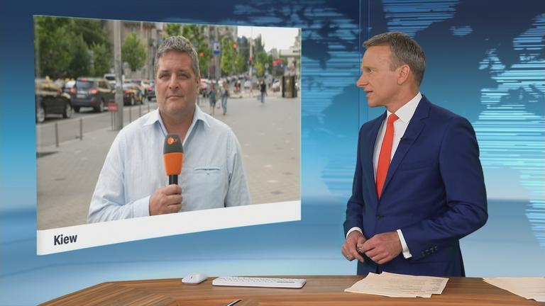 ZDF-Korrespondentin Dara Hassanzadeh in Kiew.