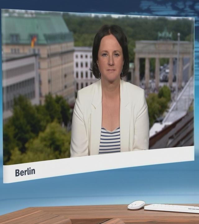 Moderatorin und Korrespdonentin Christiane Hübscher im Schaltgespräch