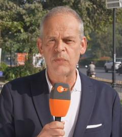ZDF-Korrespondent Johannes Hano spricht in einem Schaltgespräch 