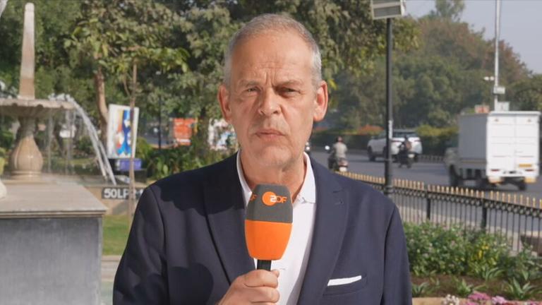 ZDF-Korrespondent Johannes Hano spricht in einem Schaltgespräch 