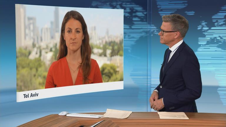 ZDF-Korrespondentin Alica Jung bei einem Schaltgespräch.