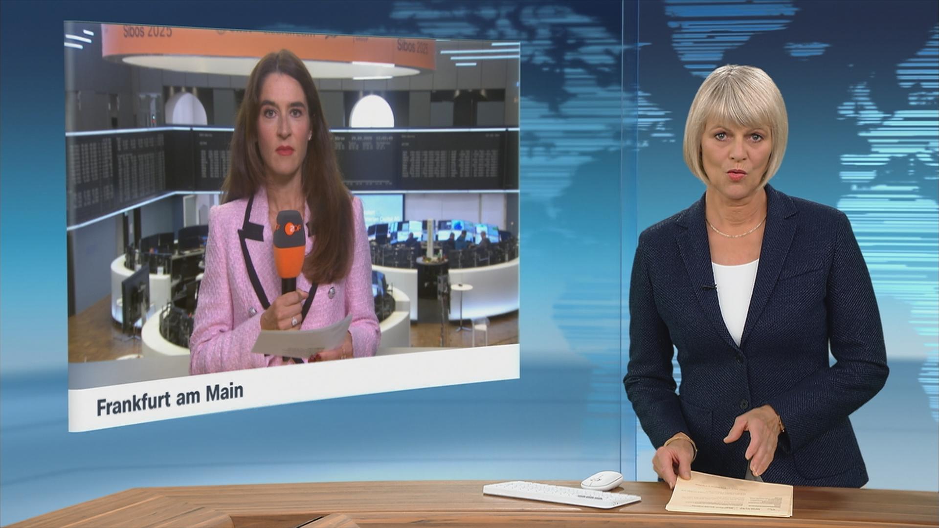 ZDF-Korrespondentin Sina Mainitz an der Börse in Frankfurt