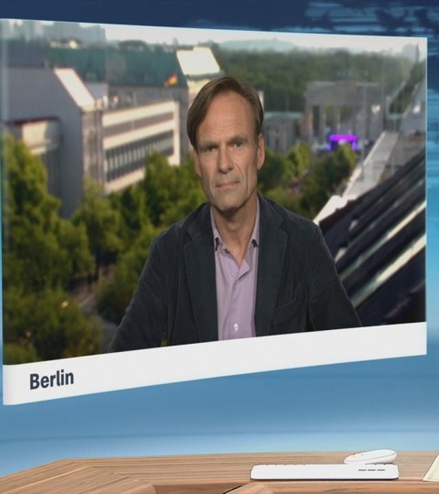 Schaltgespräch mit Wulf Schmiese und Moderation.
