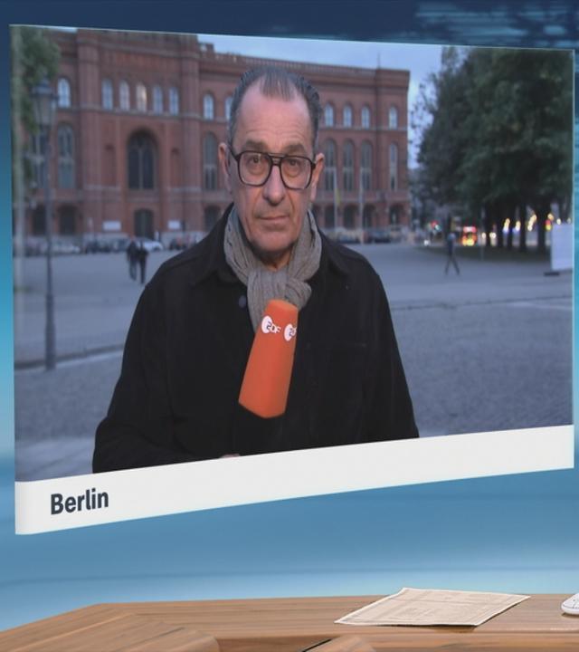 Moderatorin im Schaltgespräch mit ZDF-Korrespondent Stephan Merseburger
