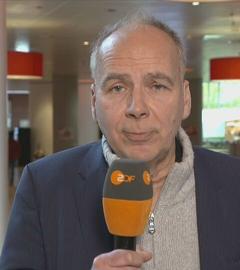 ZDF-Korrespondent Niklasch ist zu sehen.