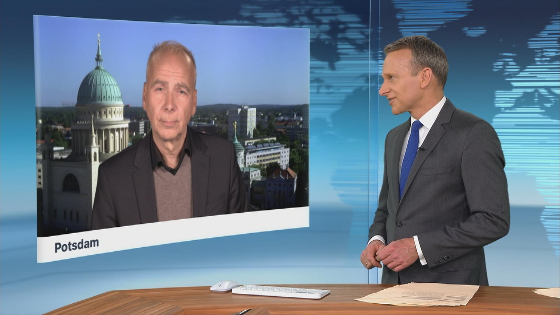 Kai Niuklasch in Potsdamm zum Thema: Schlichter legen Vorschlag zur beielgung des Tarifkonfliktes im öffentlichen Dienst vor