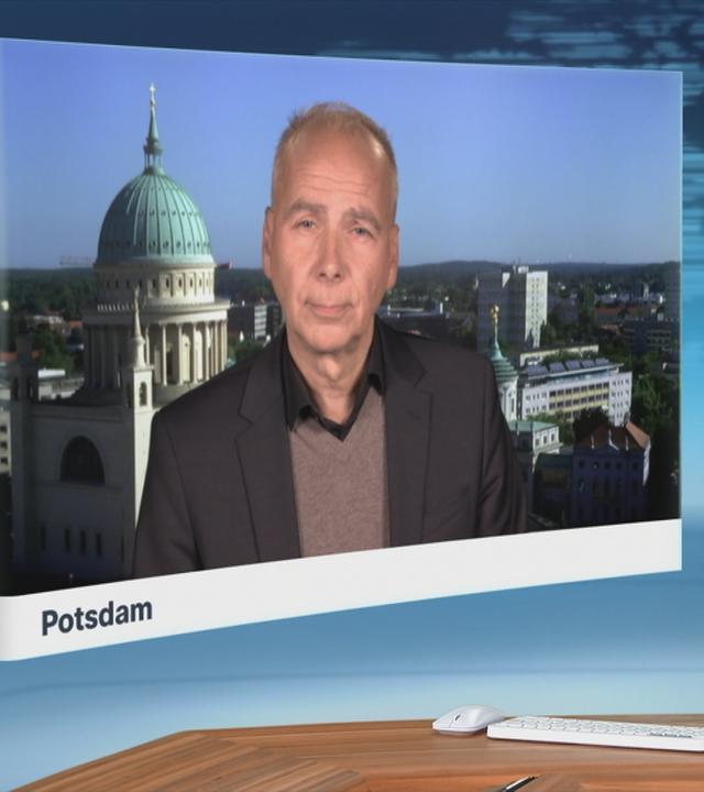 Kai Niuklasch in Potsdamm zum Thema: Schlichter legen Vorschlag zur beielgung des Tarifkonfliktes im öffentlichen Dienst vor