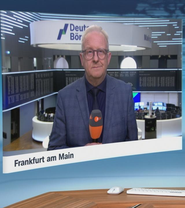 Moderator im Schaltgespräch mit ZDF-Reporter Frank Bethmann