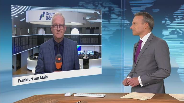 Moderator im Schaltgespräch mit ZDF-Reporter Frank Bethmann