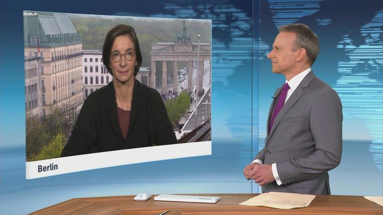 Moderator im Schaltgespräch mit ZDF-Korrespondentin Diana Zimmermann
