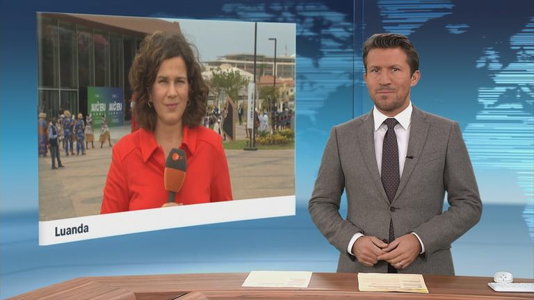 Moderator im Schaltgespräch mit Korrespondentin Isabelle Schäfers