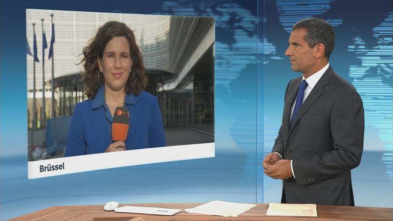 ZDF-Korrespondentin Isabelle Schäfers berichtet ins ZDFheute-Nachrichtenstudio.