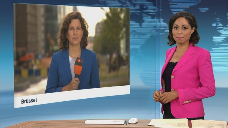ZDF-Korrespondentin Isabelle Schaefers bei einem Schaltgespräch.
