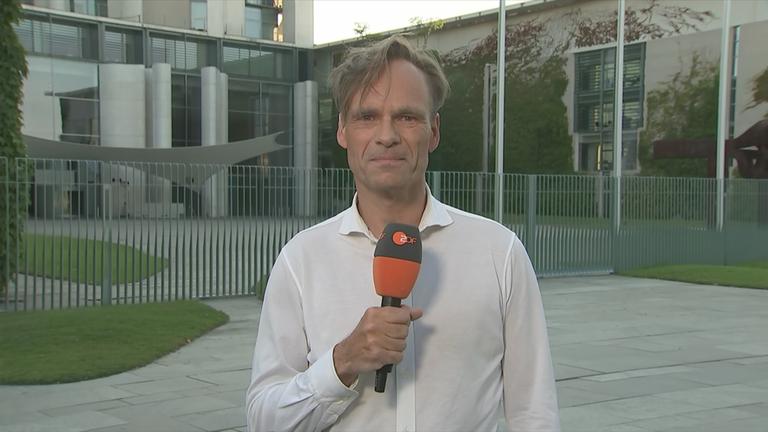 ZDF-Korrespondent Wulf Schmiese berichtet aus Berlin.