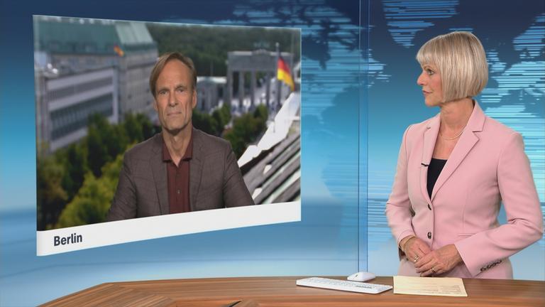 ZDF-Hauptstadtkorrespondent Wulf Schmiese  in Berlin
