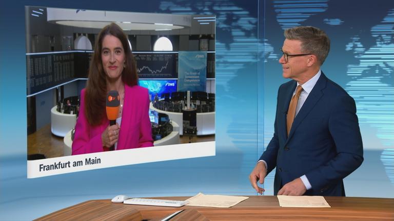 ZDF-Korrespondentin Sina Mainitz von der Börse in Frankfurt